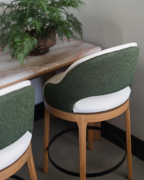 BANQUETA YVES GIRATORIA RESPALDO ALTO TAPIZADO