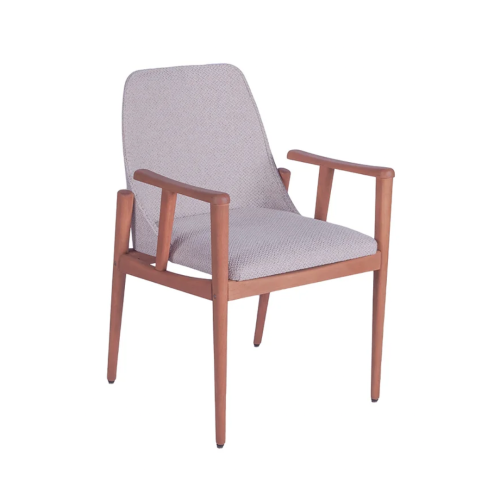 Silla de comedor Nael Sierra Muebles Chile en madera maciza Golden Teka con respaldo multilaminado y espuma D26 58 x 62 x 86 cm