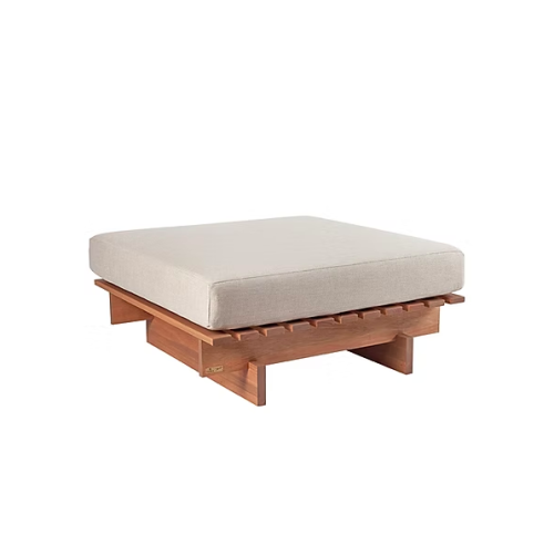 Puff Danúbio Sierra Muebles Chile – puff de diseño contemporáneo en madera Grandis y espuma D26.