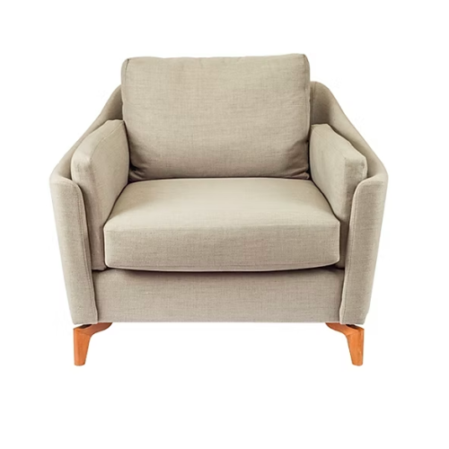 Poltrona Léo en madera maciza Grandis y almohadas sueltas – Sierra Muebles